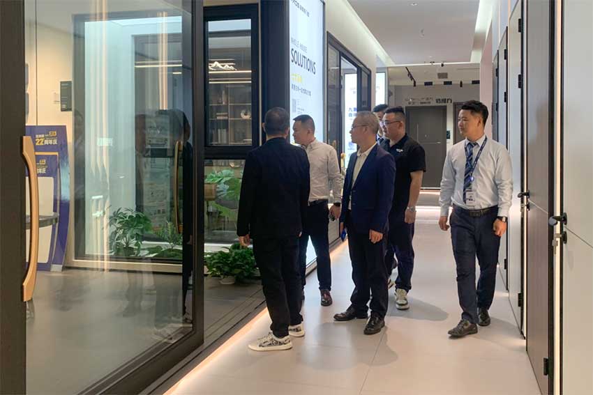 解構終端，廠商同行丨富奧斯門窗副董事長賀杰雄攜高管赴終端市場調研(圖2)