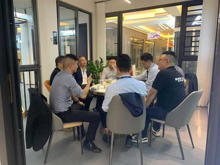 解構終端，廠商同行丨富奧斯門窗副董事長賀杰雄攜高管赴終端市場調研(圖6)